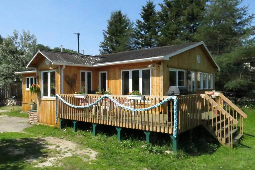 La Maison Du Capitaine Tadoussac Luaran gambar